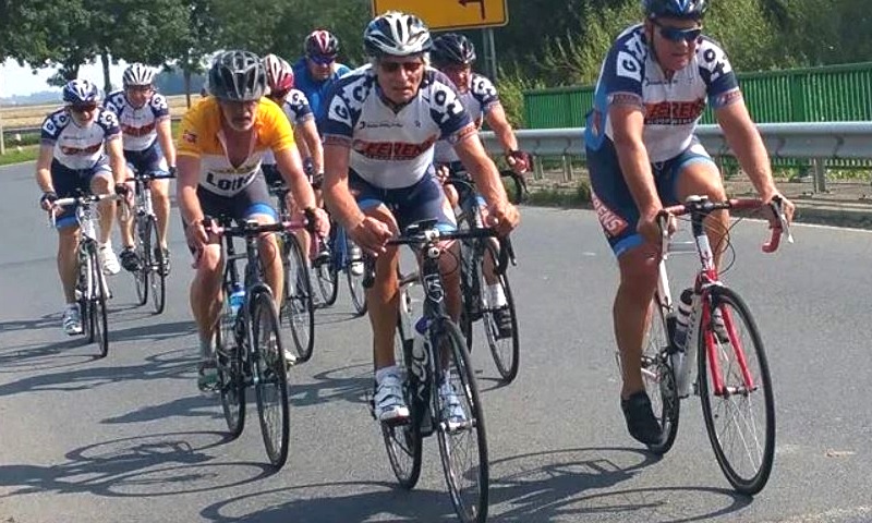 Toer mannen rijden 3-daagse van Limburg.