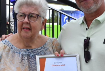 Zilveren KNWU wiel voor Gea Boneschansker